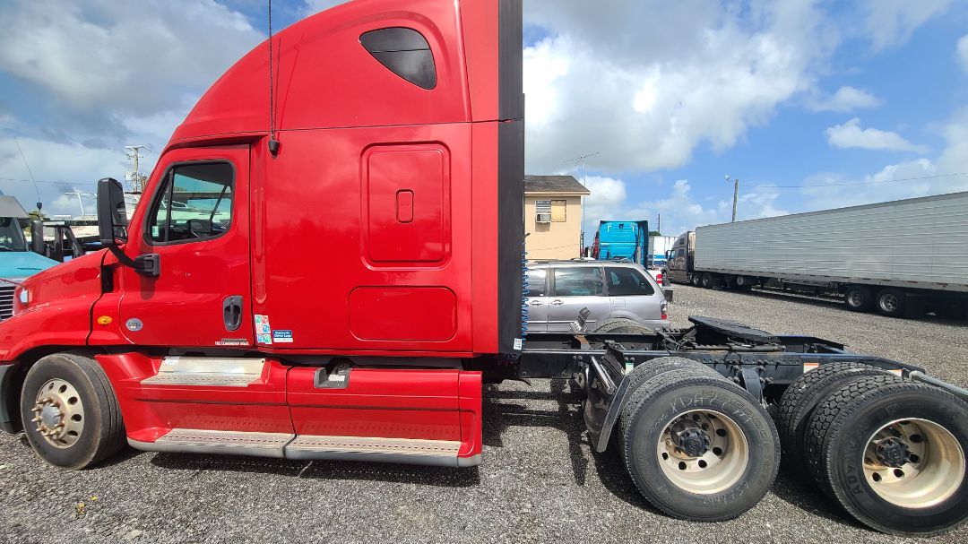 2012 FREIGHTLINER Cascadia